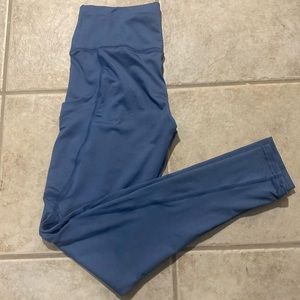 Workout leggings, size small with side pockets
